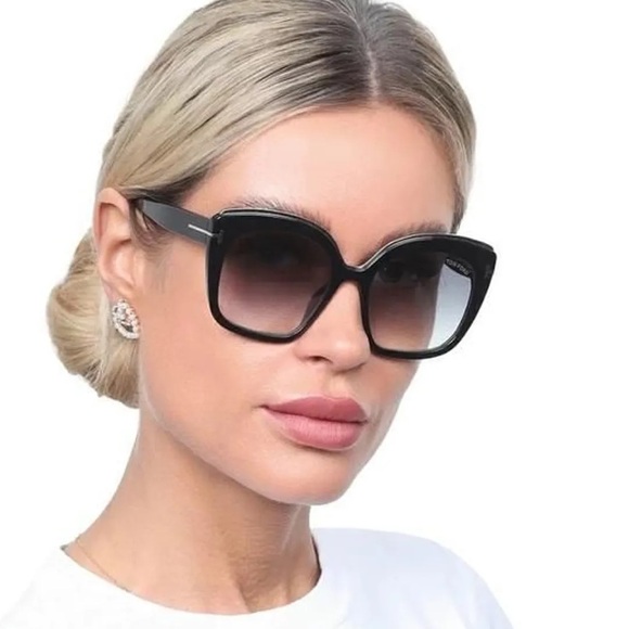 NEW TOM FORD CHANTALLE TOM FORD TF944 01B WOMEN SUNGLASSES TOM FORD FT0944 - Picture 2 of 13